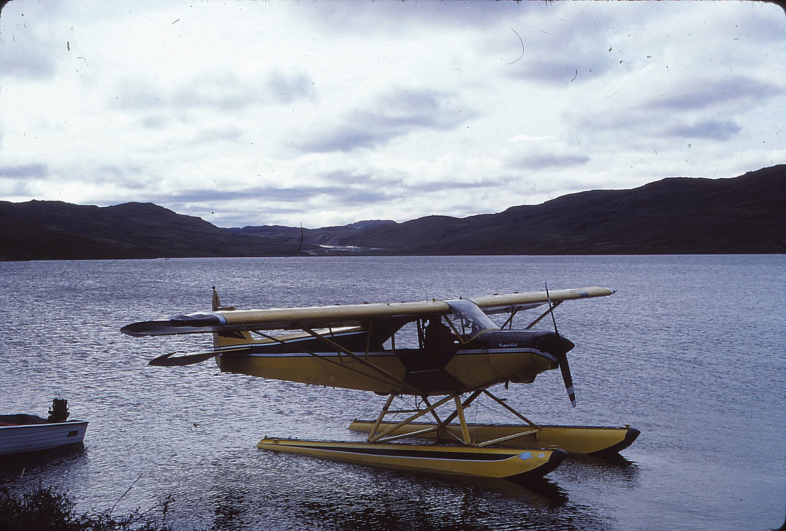 PiperPA18-floats-1981.jpg