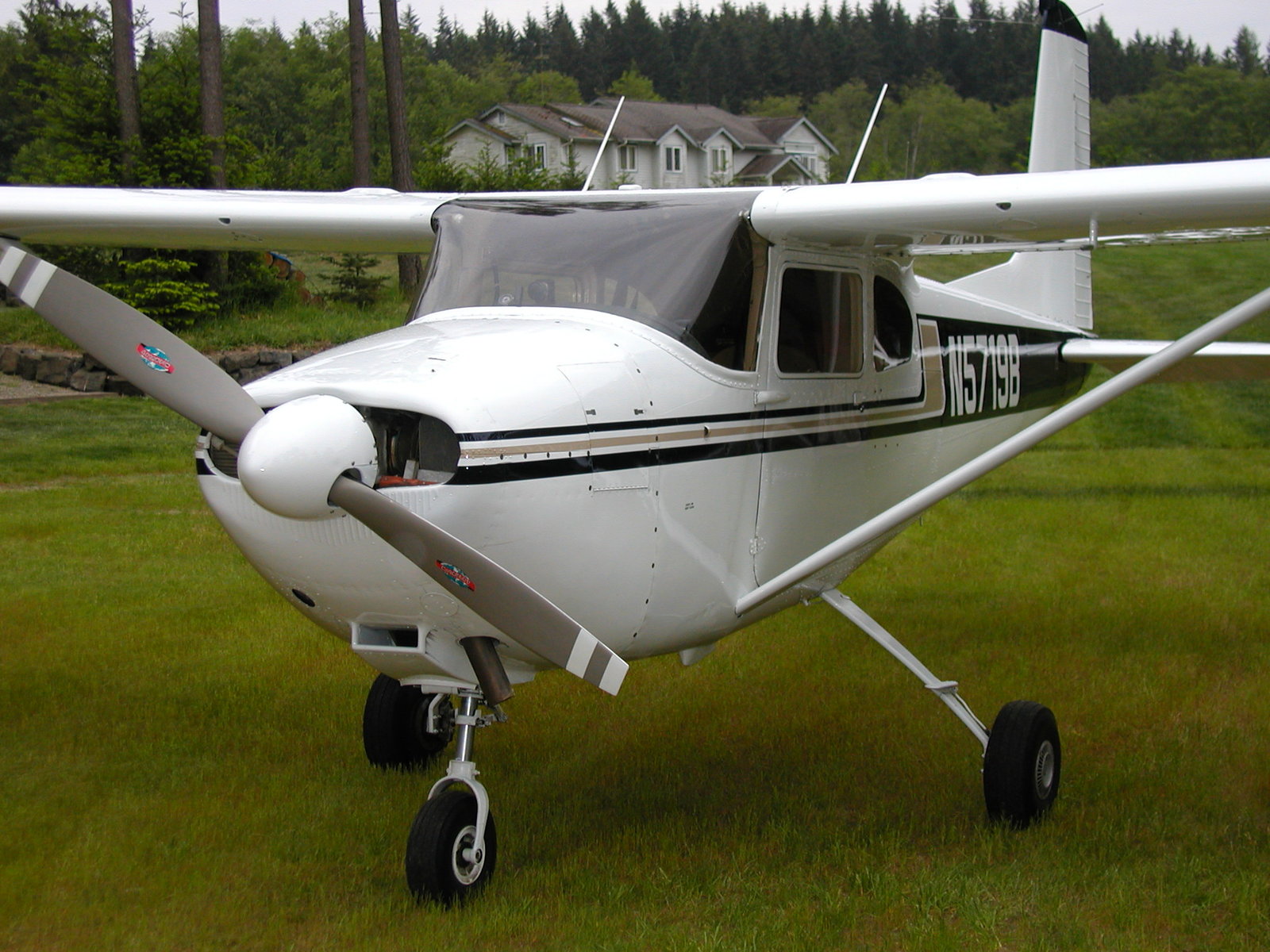 182 front LH qtr.JPG (639.18 KiB) Viewed 511 times 182 front LH qtr.JPG