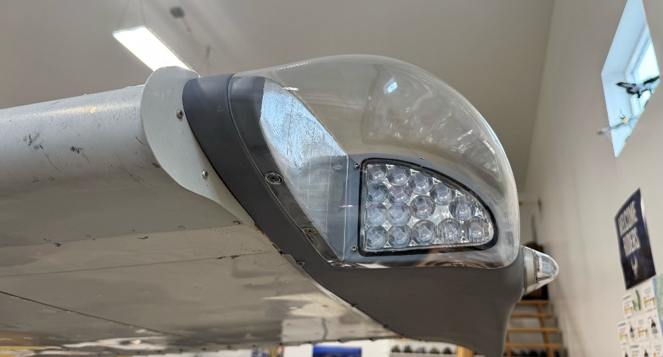 Wingtip 1.jpg